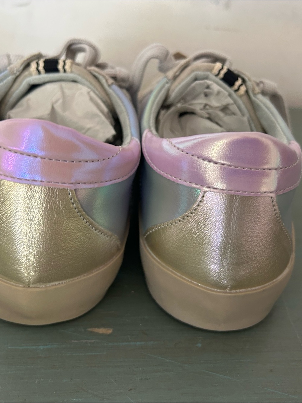 ShuShop Women's Iridescent Silver & Pink Low-Top Sneakers - Picture 4 of 6